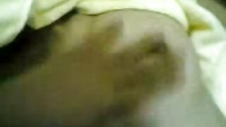 मेक्सिकन टॅटू वेश्या बोट तिच्या मांजर fucks आणि deepthroat blowjob देते