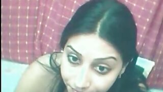 ओंगळ चिक सेज इव्हान्सला तिच्या लहान मुलांच्या विजारांसह संभोग करायला आवडते