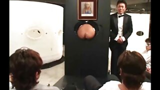 WTF पासच्या हॉट सेक्स व्हिडिओमध्ये रशियन धूळयुक्त बट बाथरूममध्ये गलिच्छ मजल्यावर बसून मिटी रॉडला डोके देत आहे.